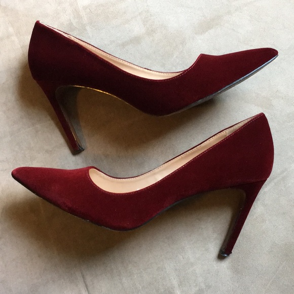 Who What Wear Shoes - Host Pick Burgundy Velvet Heels Size 8